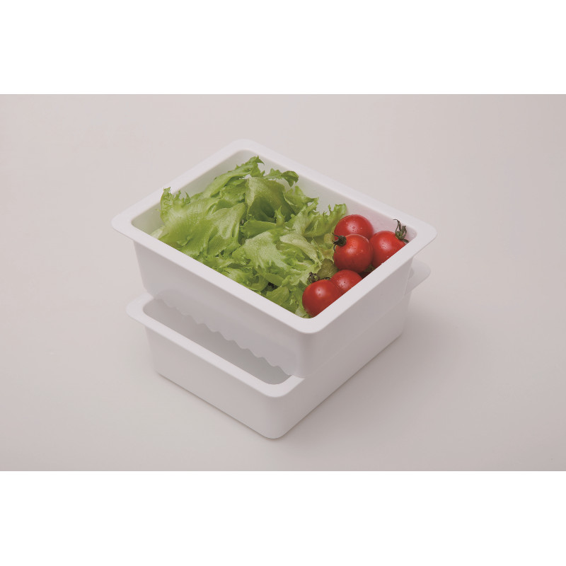 電子レンジ対応蒸し器と野菜